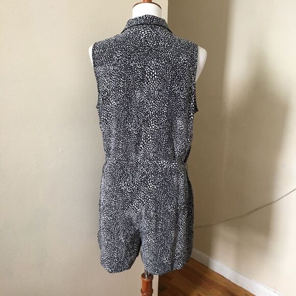 Equipment Silk Earl Romper Animal Print, Size Large - Picture 5 of 9